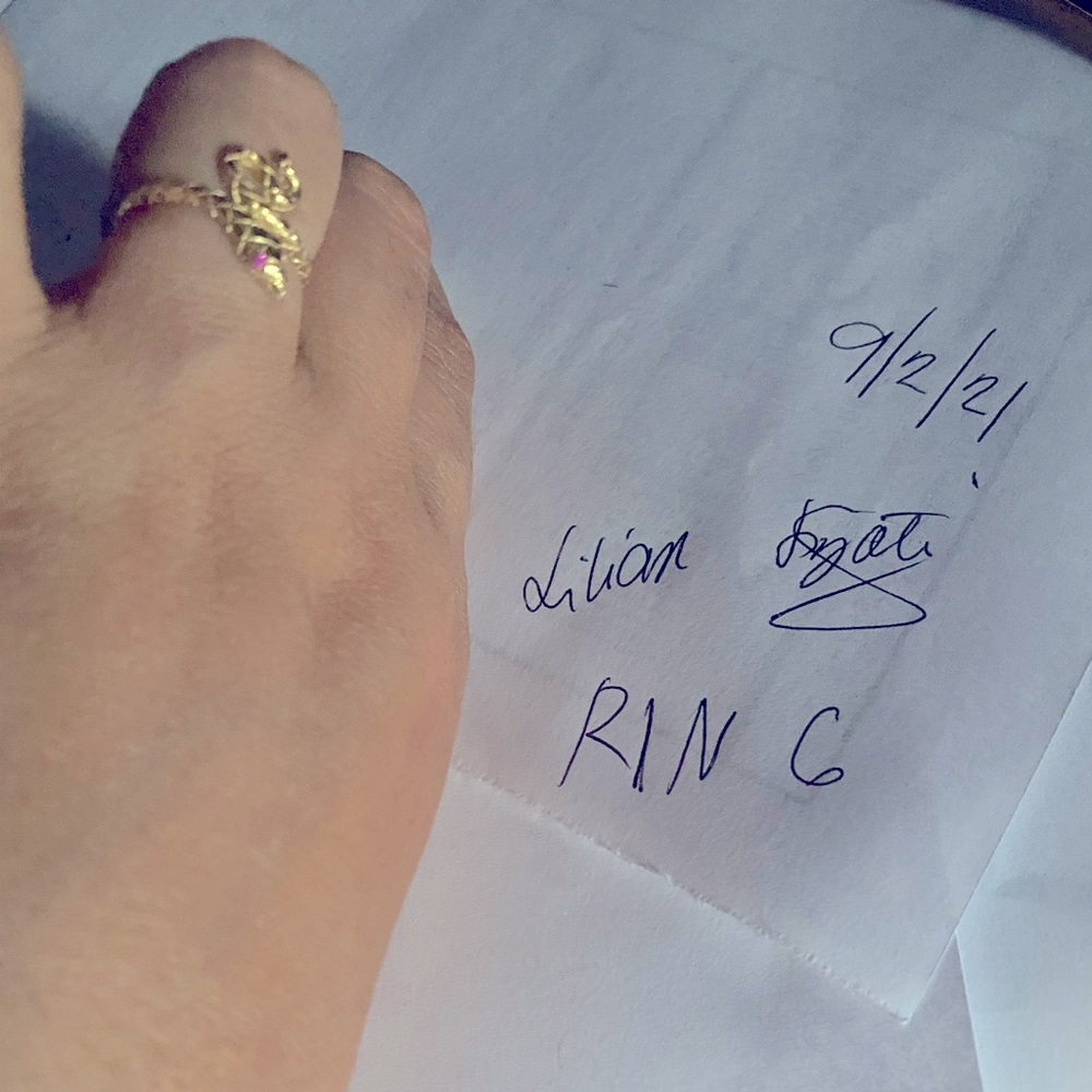 ⭕️SOLD⭕️Unique Snake ring size 6